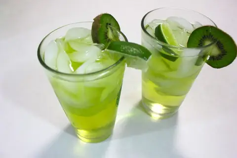 Easy Tokyo Tea Recipe to Make the Best Cocktail on Your Own