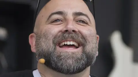 Chef Duff Goldman: “Everyone Should Know How To Bake A Cake”