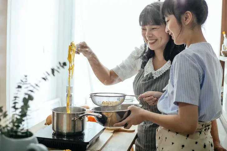 3. Straining Pasta, the Easy Way