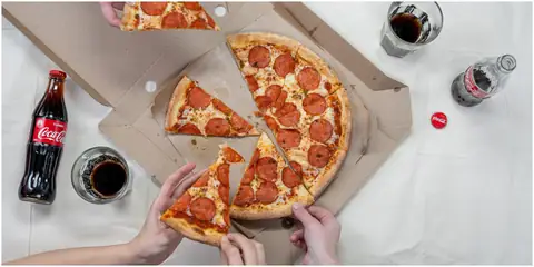 Hollywood Stars Crave Junk Food Too! Top Stars Who Cannot Do Without Their Favorite Fast Food!