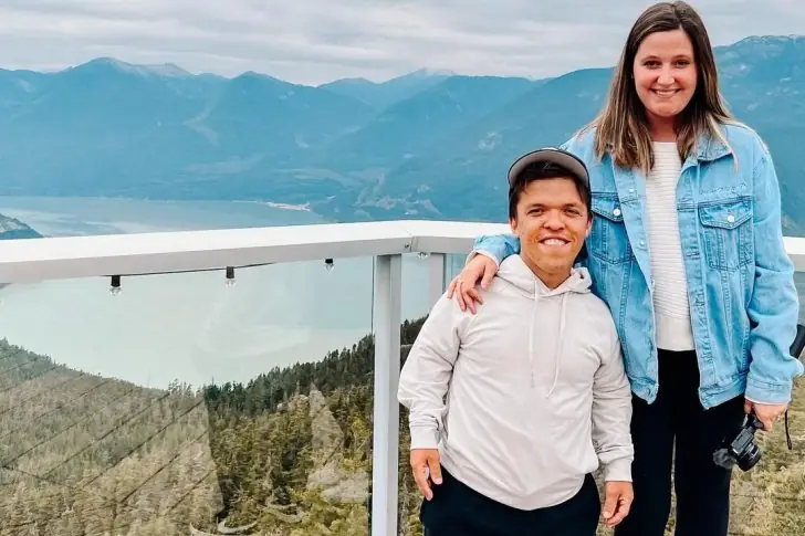 Did Tori and Zach divorce?