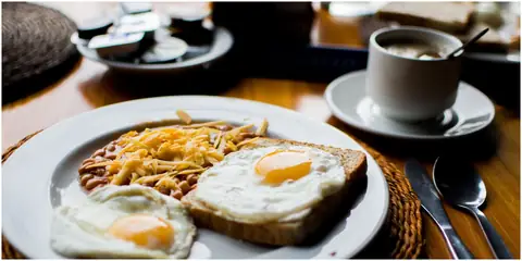 Here’s What The Hollywood Actresses Eat For Breakfast to Give a Jumpstart to Their Day