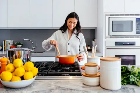 5 Clever Kitchen Hacks To Make Your Cooking Fun & Efficient